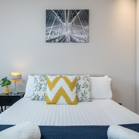 Skyvillion - Cozy Large 4 & 1 Bed Apartments In London Enfield, Mins To Tube Station, Free Wi-Fi Extérieur photo
