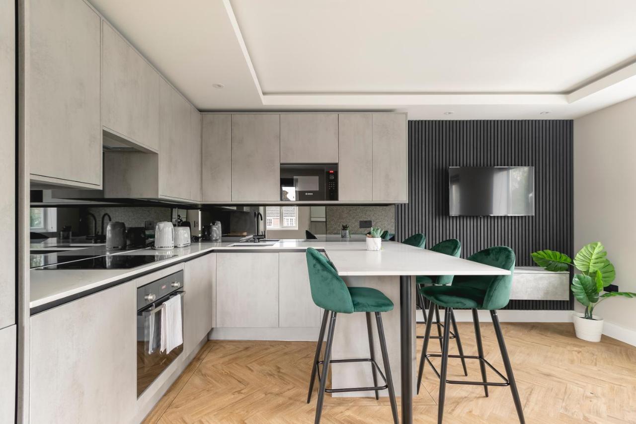 Skyvillion - Cozy Large 4 & 1 Bed Apartments In London Enfield, Mins To Tube Station, Free Wi-Fi Extérieur photo