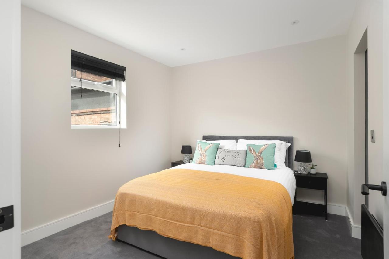 Skyvillion - Cozy Large 4 & 1 Bed Apartments In London Enfield, Mins To Tube Station, Free Wi-Fi Extérieur photo