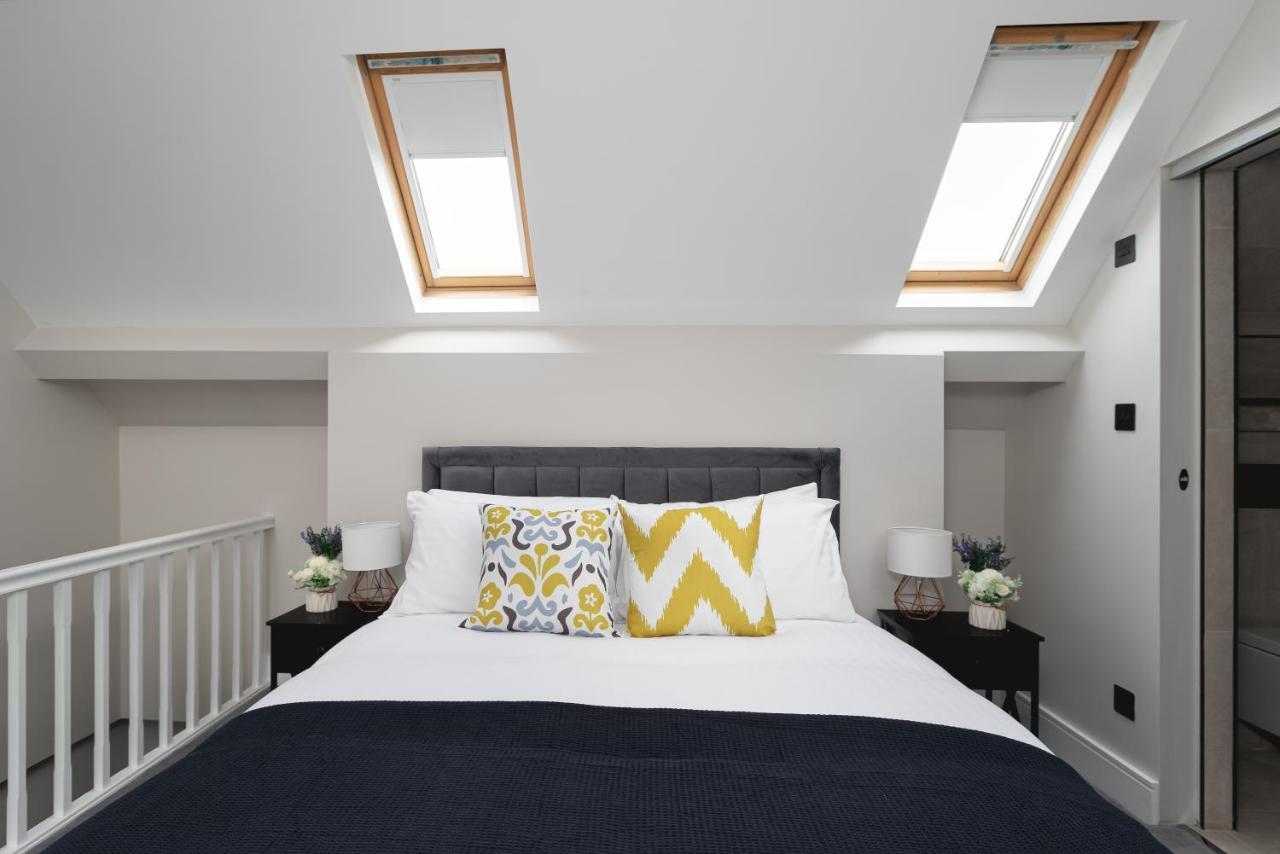 Skyvillion - Cozy Large 4 & 1 Bed Apartments In London Enfield, Mins To Tube Station, Free Wi-Fi Extérieur photo
