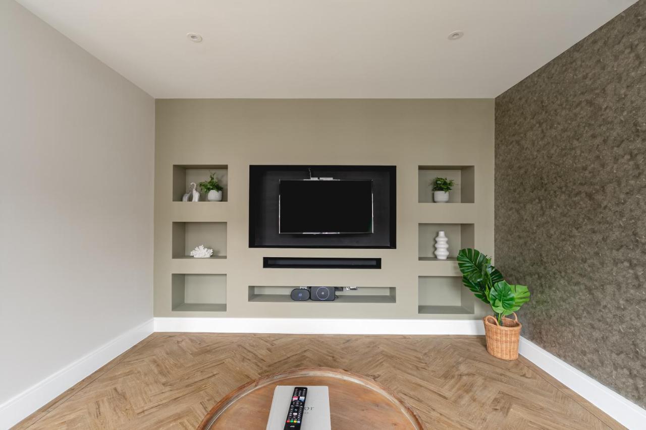 Skyvillion - Cozy Large 4 & 1 Bed Apartments In London Enfield, Mins To Tube Station, Free Wi-Fi Extérieur photo