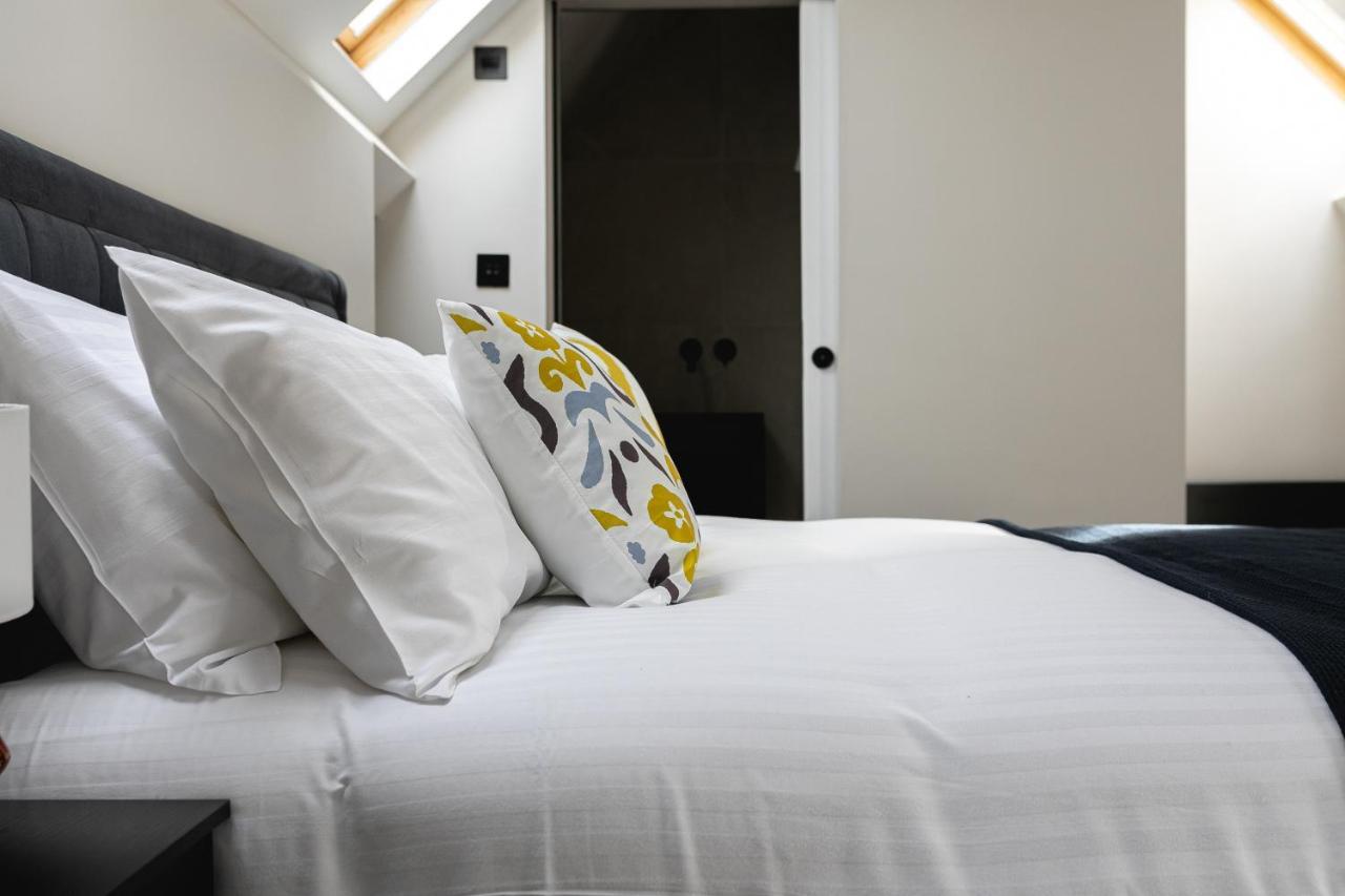 Skyvillion - Cozy Large 4 & 1 Bed Apartments In London Enfield, Mins To Tube Station, Free Wi-Fi Extérieur photo