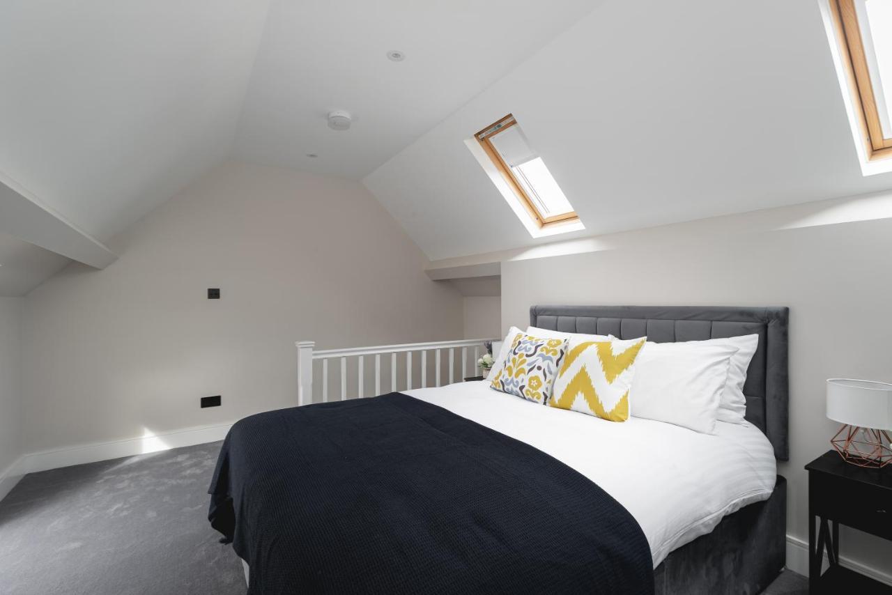 Skyvillion - Cozy Large 4 & 1 Bed Apartments In London Enfield, Mins To Tube Station, Free Wi-Fi Extérieur photo