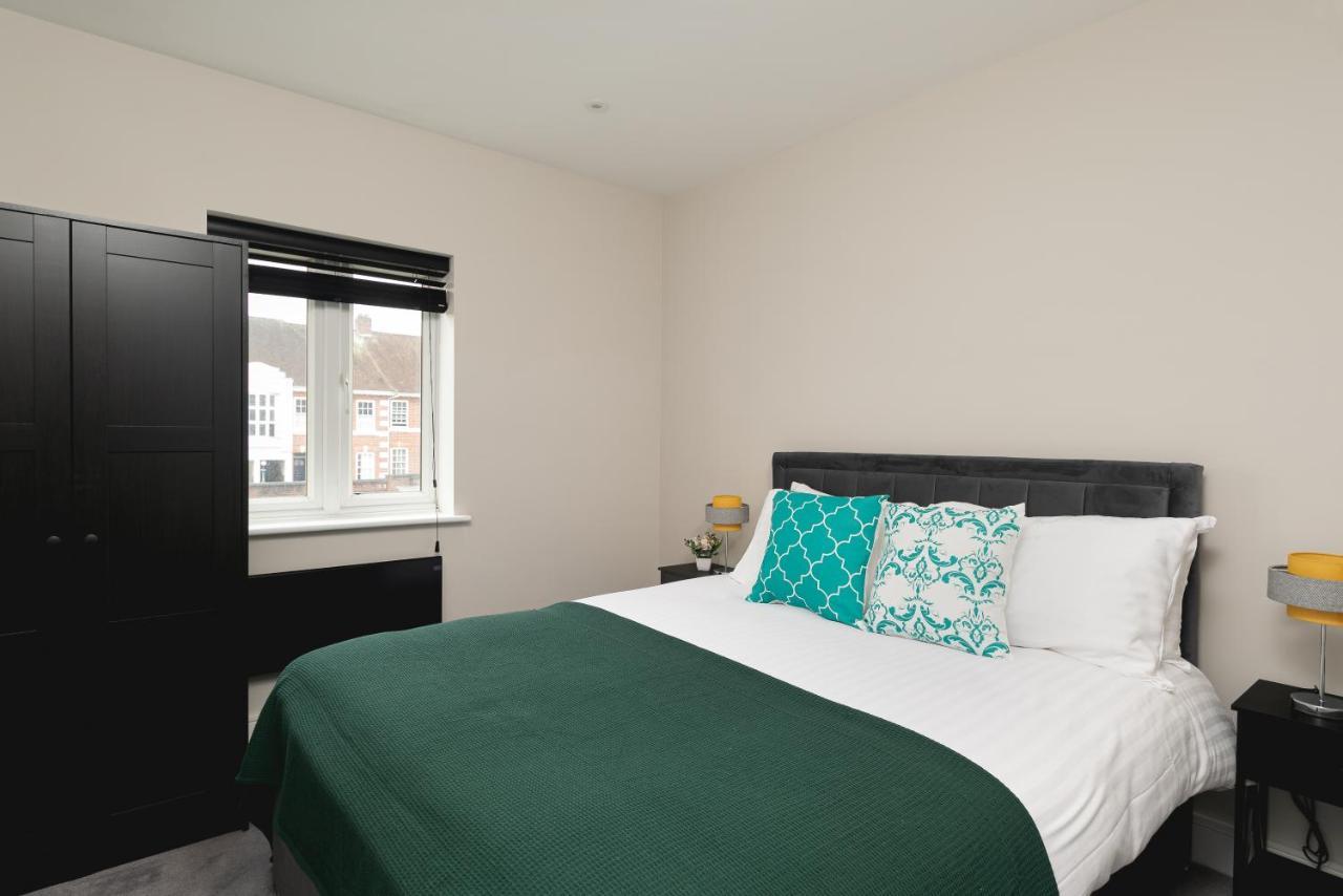 Skyvillion - Cozy Large 4 & 1 Bed Apartments In London Enfield, Mins To Tube Station, Free Wi-Fi Extérieur photo