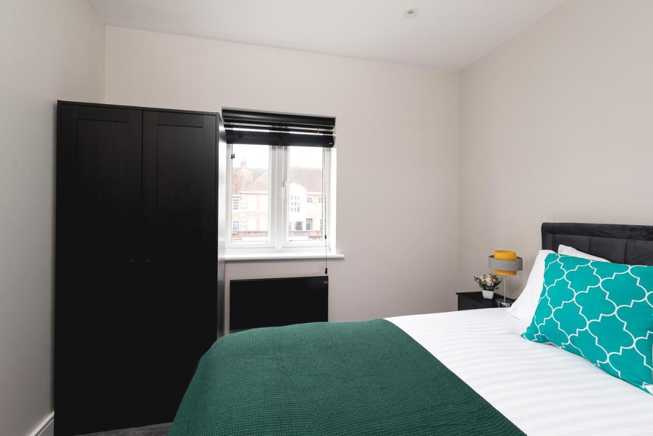 Skyvillion - Cozy Large 4 & 1 Bed Apartments In London Enfield, Mins To Tube Station, Free Wi-Fi Extérieur photo