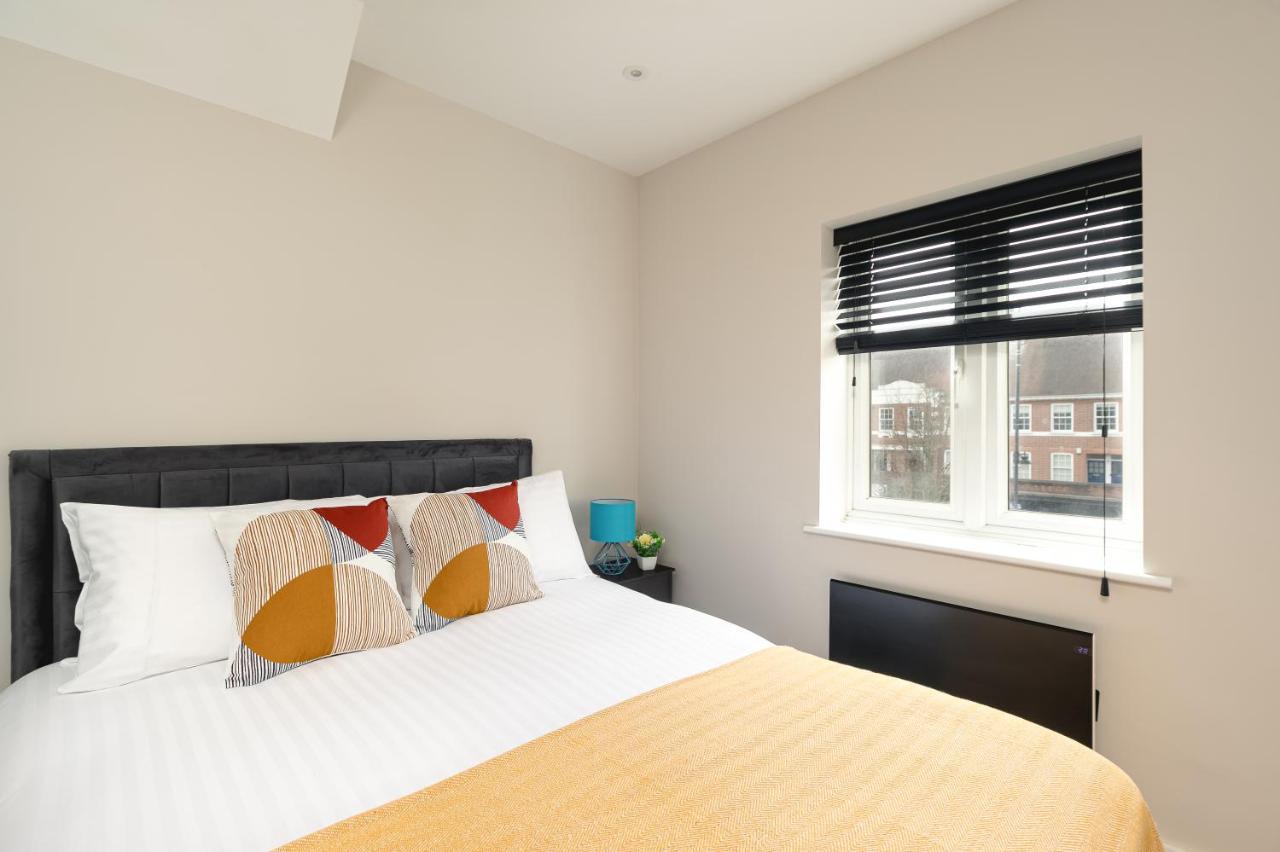 Skyvillion - Cozy Large 4 & 1 Bed Apartments In London Enfield, Mins To Tube Station, Free Wi-Fi Extérieur photo