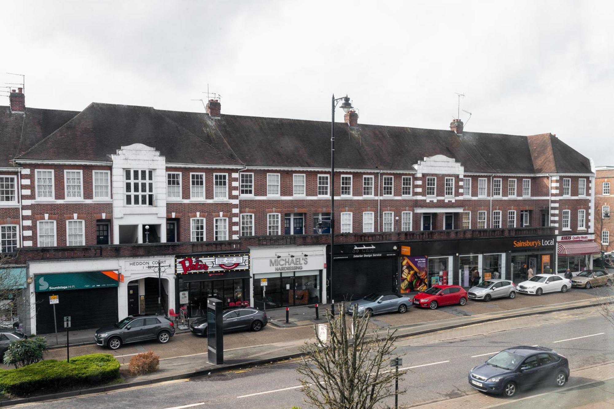 Skyvillion - Cozy Large 4 & 1 Bed Apartments In London Enfield, Mins To Tube Station, Free Wi-Fi Extérieur photo