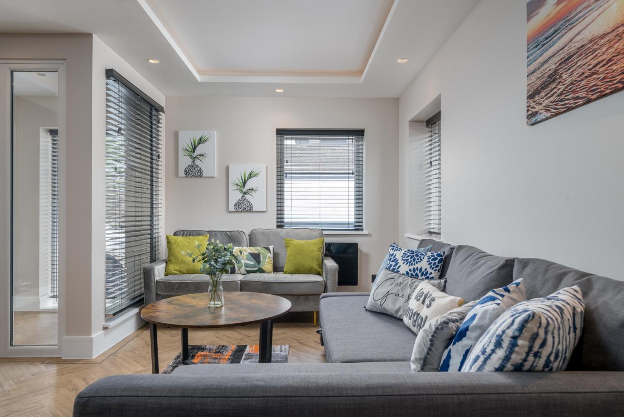 Skyvillion - Cozy Large 4 & 1 Bed Apartments In London Enfield, Mins To Tube Station, Free Wi-Fi Extérieur photo